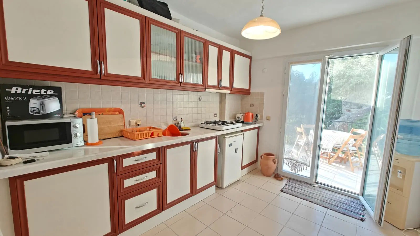 Fitted kitchen